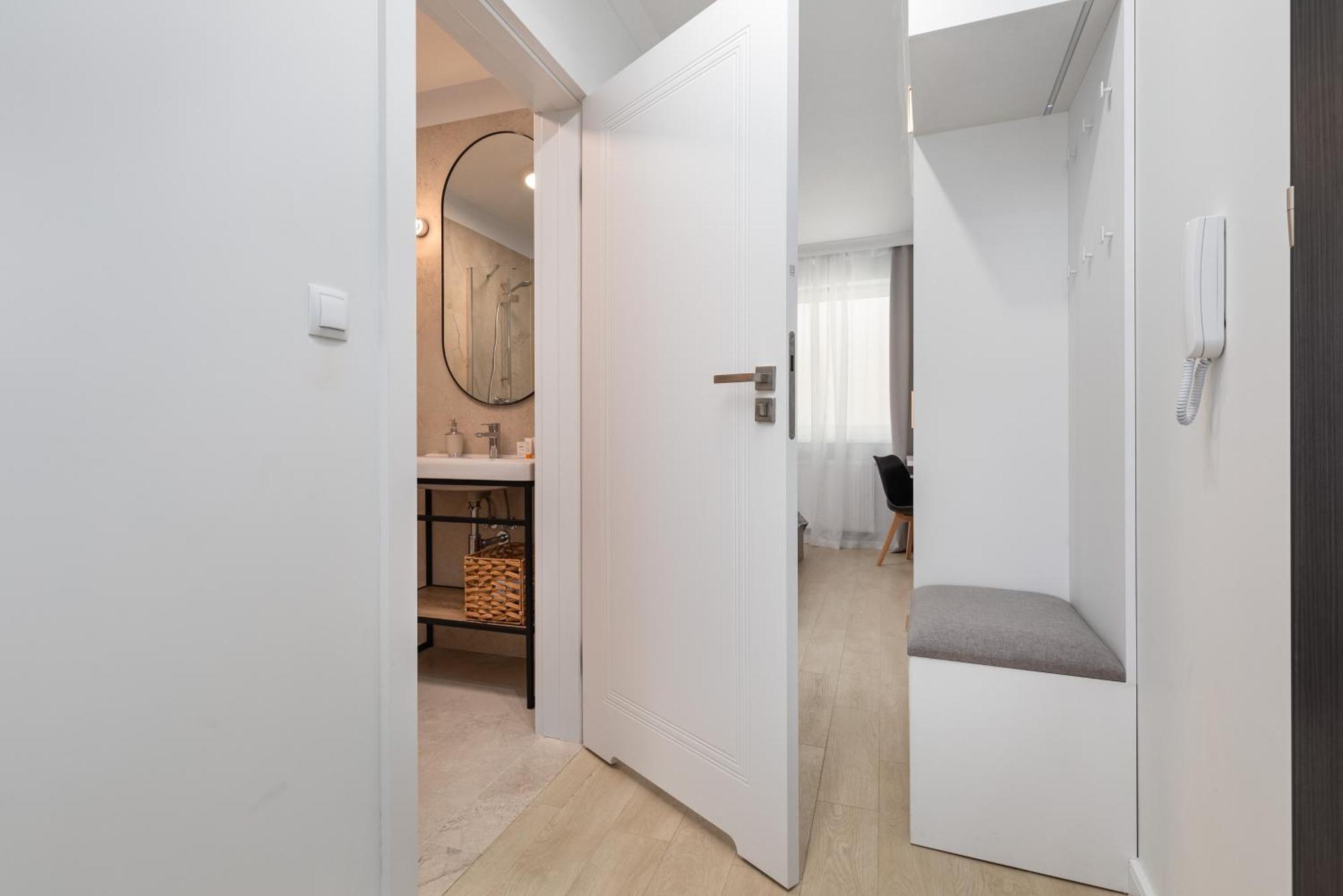 Plac Slowianski With Balcony Center By Renters Apartment Swinoujscie
