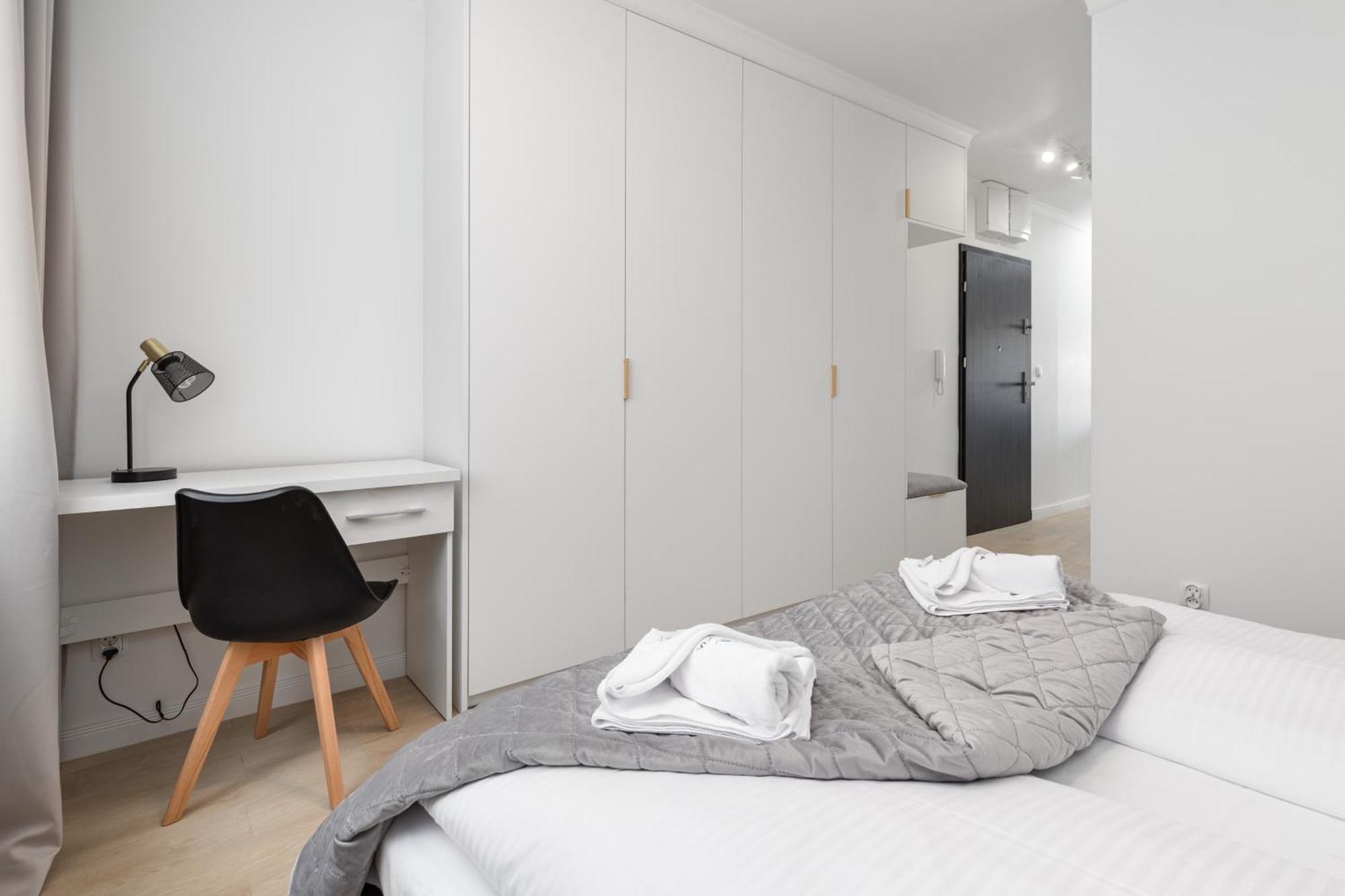 Apartment Plac Slowianski With Balcony Center By Renters Swinoujscie
