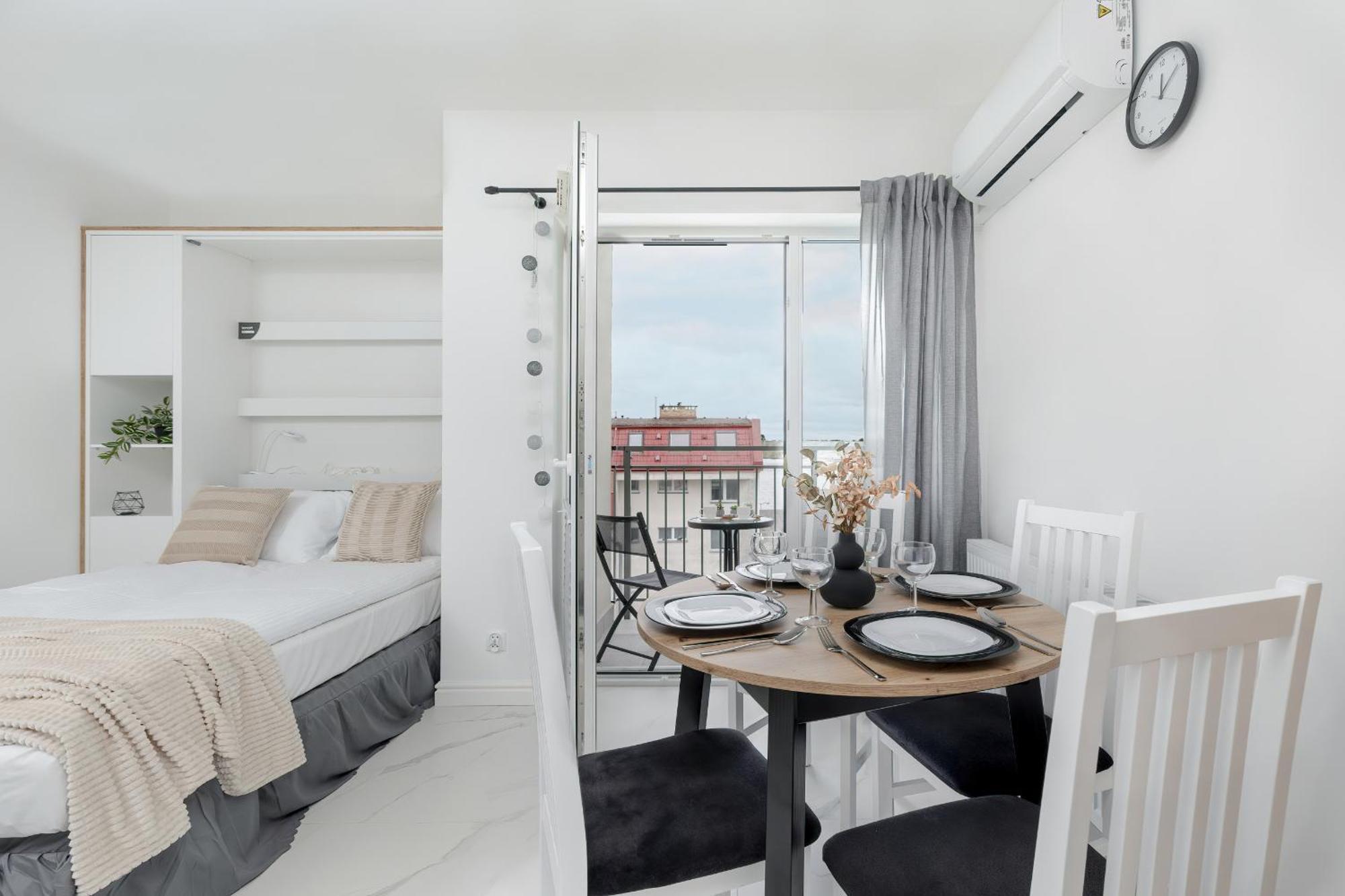 Apartment Plac Slowianski With Balcony Center By Renters
