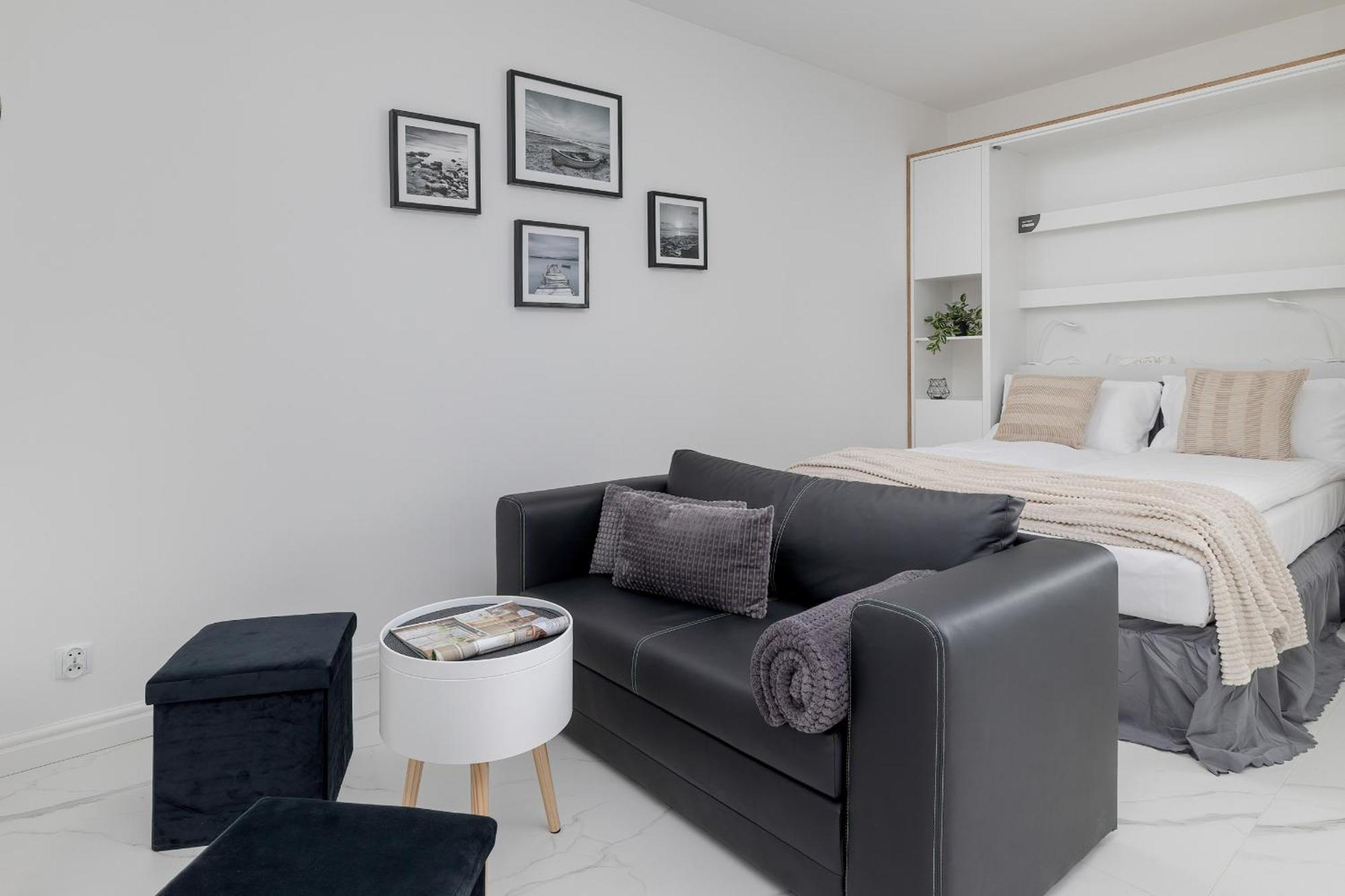 Plac Slowianski With Balcony Center By Renters Apartment Swinoujscie