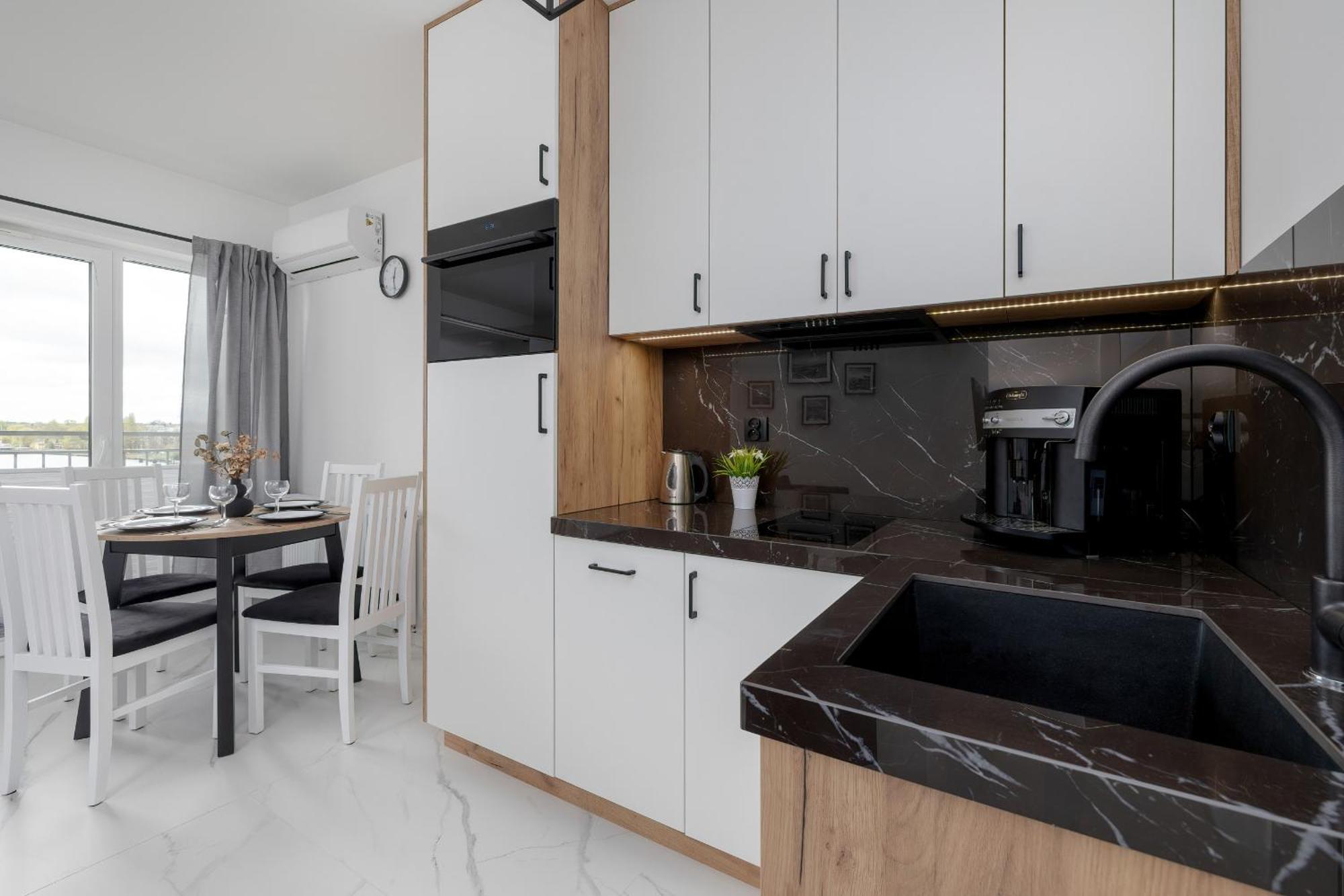 Apartment Plac Slowianski With Balcony Center By Renters